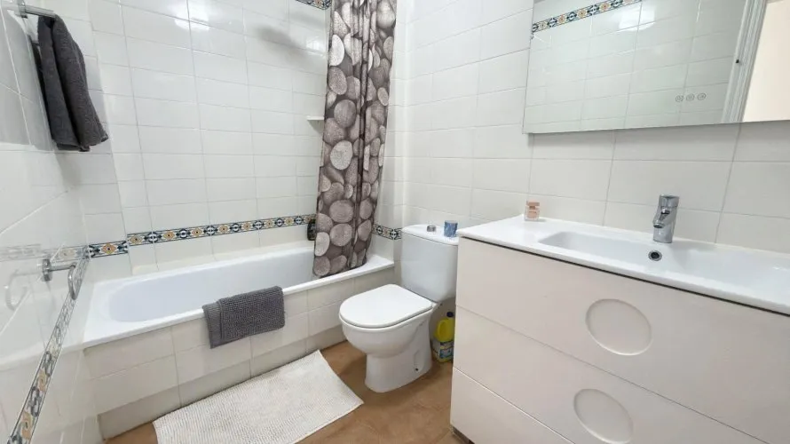 Apartment de 2 chambres à Villamartin, Spain No. 2171