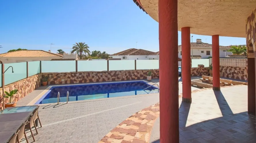 Villa de 624m² à La Zenia, Spain No. 2320 № 5