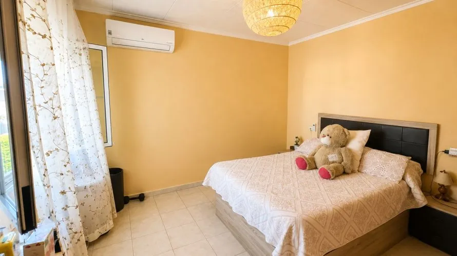 Villa de 200m² à Torrevieja, Spain No. 2393 № 17