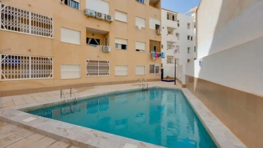 Apartment de 2 chambres à Torrevieja, Spain No. 2403 № 1