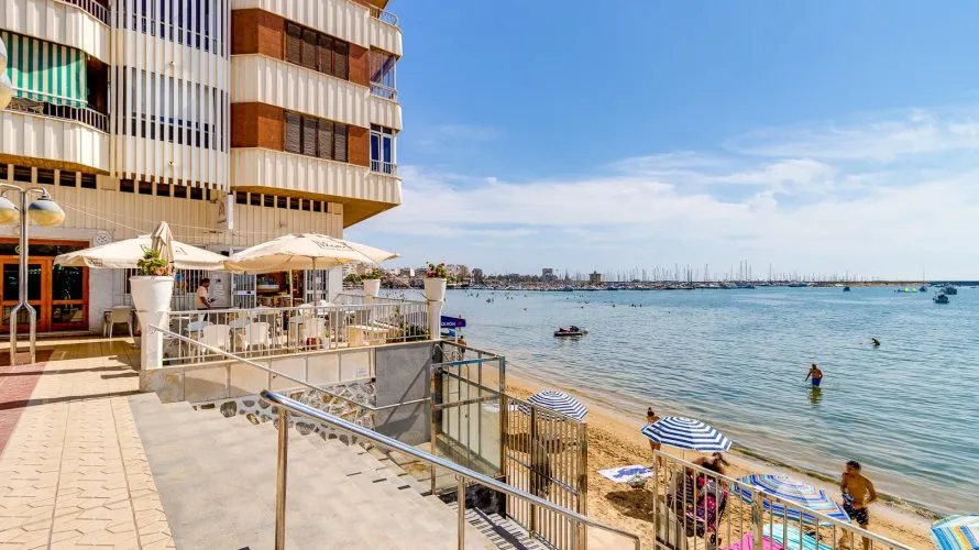 Apartment de 100m² à Torrevieja, Spain No. 2394 № 1