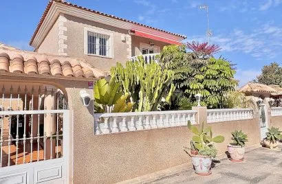 Villa de 2 chambres à Torrevieja, Spain No. 2458