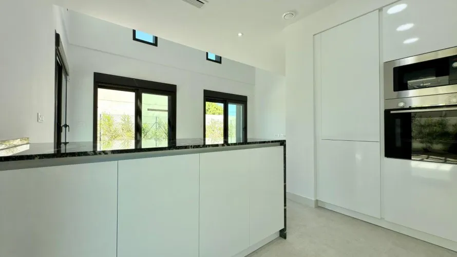 Villa de 4 chambres à Mutxamel, Spain No. 2438 № 27