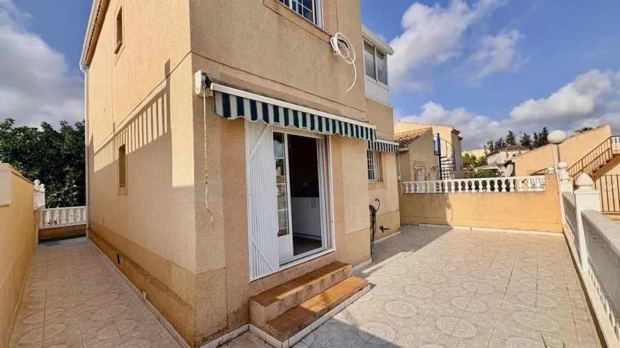 House de 4 chambres à Torrevieja, Spain No. 2419