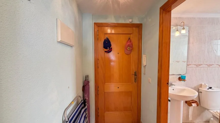 Apartment de 2 chambres à Torrevieja, Spain No. 2402 № 26