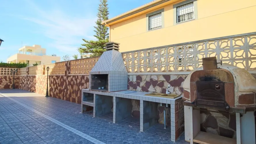 Villa de 624m² à La Zenia, Spain No. 2320 № 8