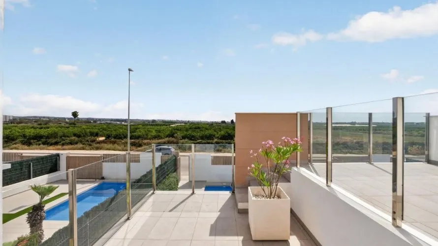 Villa de 178m² à Guardamar del Segura, Spain No. 2321 № 4