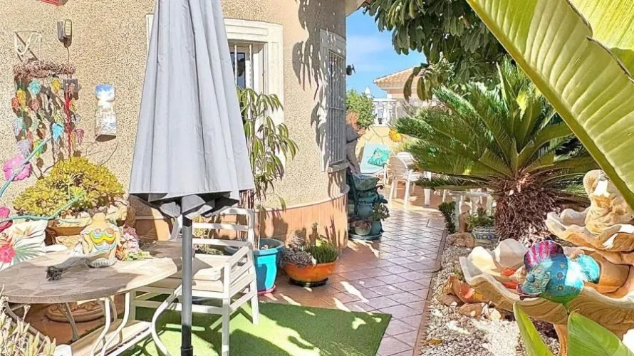 Villa de 2 chambres à Torrevieja, Spain No. 2458 № 23