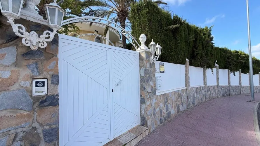 Villa de 6 chambres à Rojales, Spain No. 2395 № 22