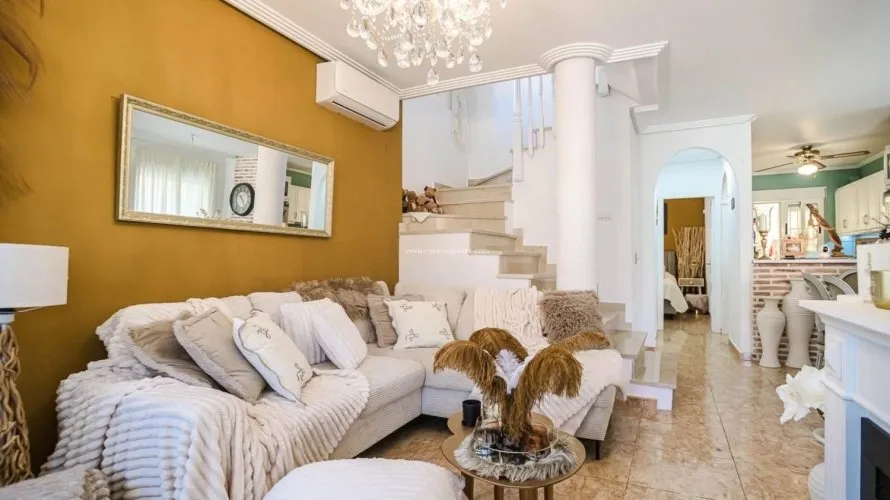 Villa de 3 chambres à Guardamar del Segura, Spain No. 2674 № 17