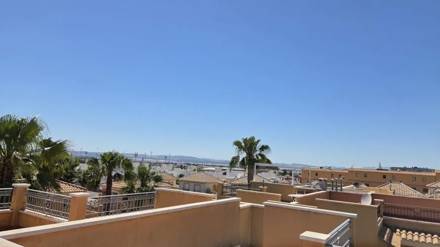 House de 3 chambres à Torrevieja, Spain No. 2493