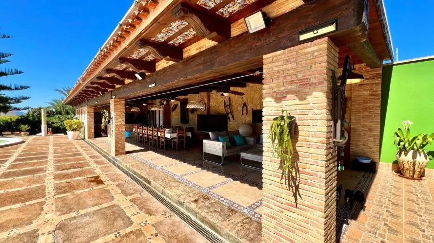 Villa de 4 chambres à Almoradi, Spain No. 2638 № 18