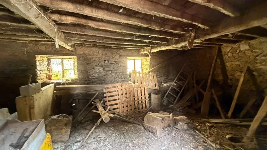 House de 5 chambres à Salas, Spain No. 2633 № 2
