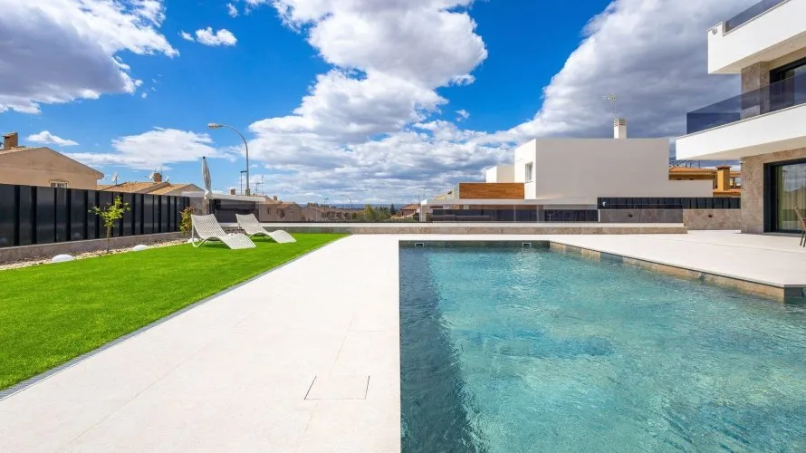 Villa de 234m² à Torrevieja, Spain No. 2593