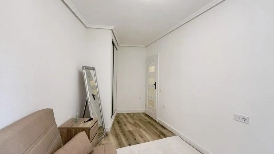 Apartment de 2 chambres à Torrevieja, Spain No. 2501 № 4