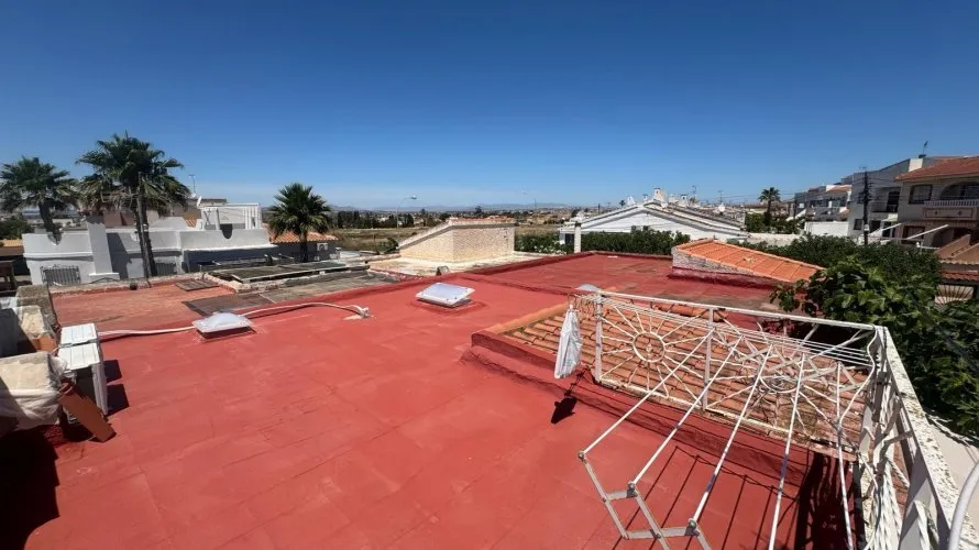 House de 1 chambre à Torrevieja, Spain No. 2494 № 1
