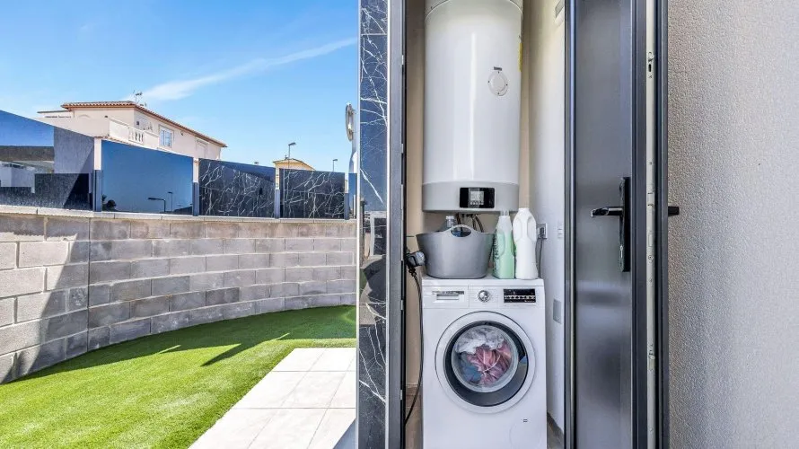 Villa de 120m² à Torrevieja, Spain No. 2590