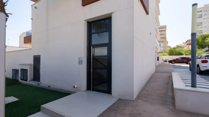 Apartment de 2 chambres à Guardamar del Segura, Spain No. 2636 № 10