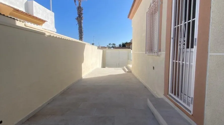 2 bedrooms villa for sale, Torreblanca, Spain No. 138 № 3