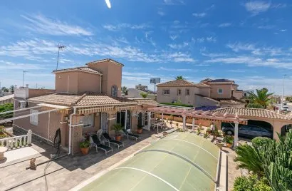 158m² villa for sale, Cabo Roig, Spain No. 1166