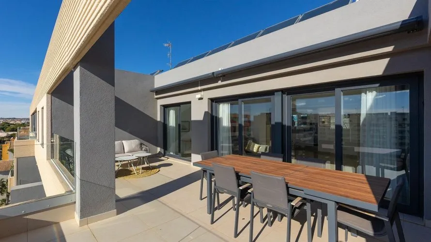 3 bedrooms penthouse for sale, Torrevieja, Spain No. 1020 № 16
