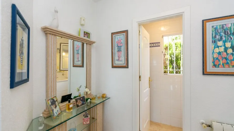 194m² villa for sale, Alicante, Spain No. 1360 № 8
