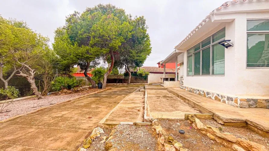 3 bedrooms villa for sale, Los Balcones, Spain No. 629 № 4