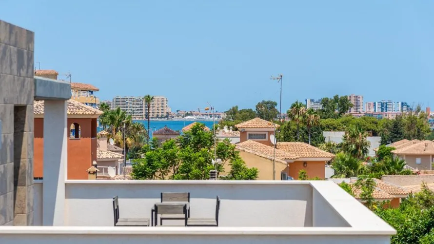 3 bedrooms villa for sale, Playa Honda, Spain No. 604 № 7