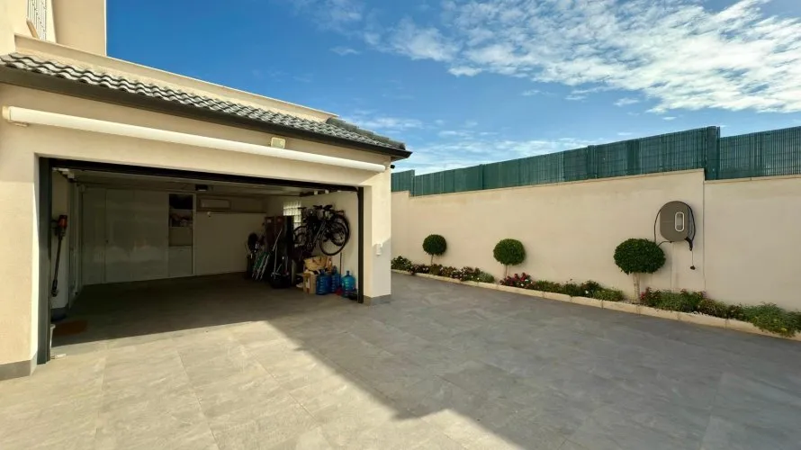 5 bedrooms villa for sale, San Juan, Spain No. 669 № 14
