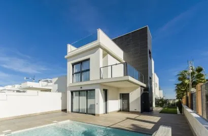 4 bedrooms villa for sale, San Miguel de Salinas, Spain No. 348