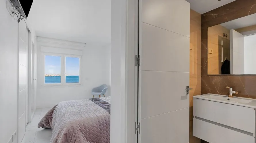 2 bedrooms apartment for sale, Torrevieja, Spain No. 1192 № 5