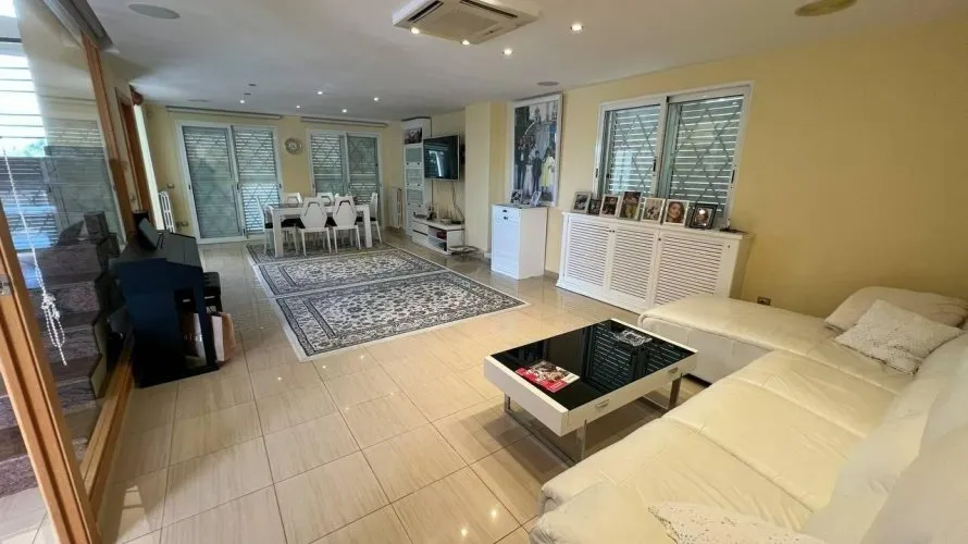 4 bedrooms apartment for sale, Manises, Spain No. 1312 № 28