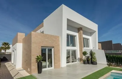 3 bedrooms villa for sale, Algorfa, Spain No. 565