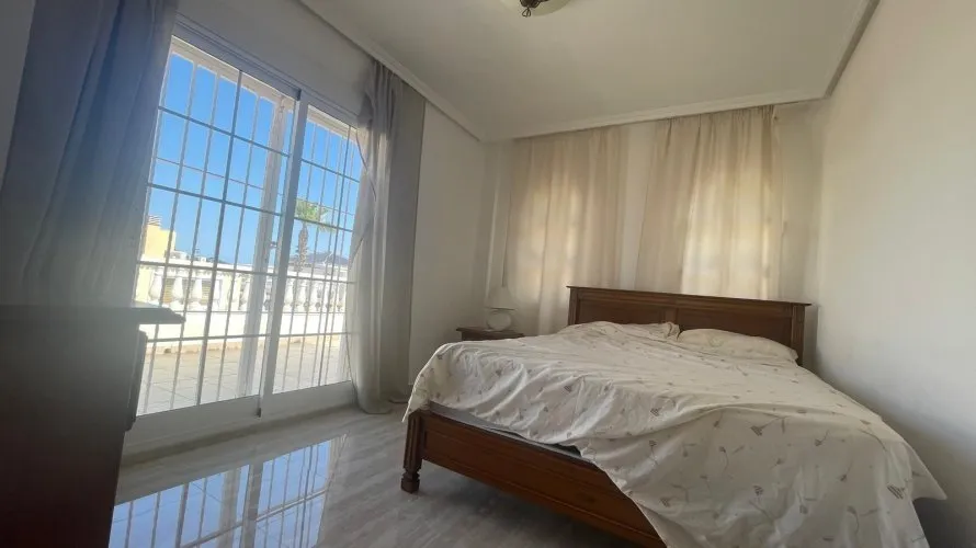 5 bedrooms house for sale, Torrevieja, Spain No. 802 № 10