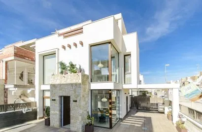 3 bedrooms villa for sale, Playa Honda, Spain No. 279
