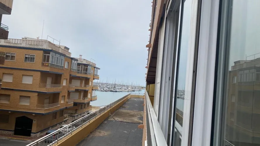 3 bedrooms apartment for sale, Torrevieja, Spain No. 135 № 19