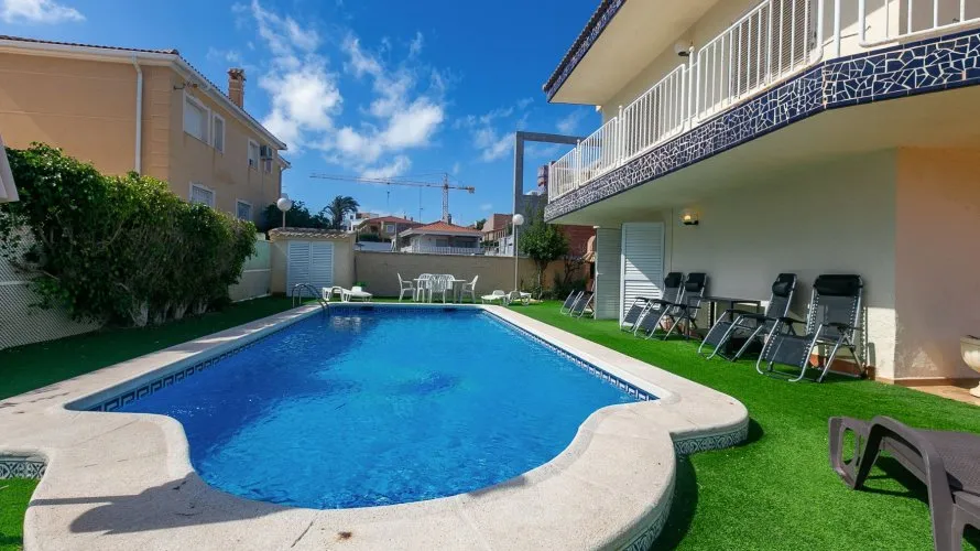 293m² villa for sale, La Zenia, Spain No. 1381 № 1