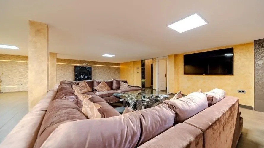 5 bedrooms villa for sale, Torrevieja, Spain No. 734 № 16