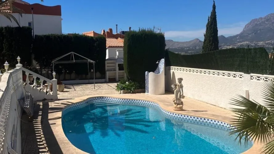 4 bedrooms villa for sale, Albir, Spain No. 586 № 27