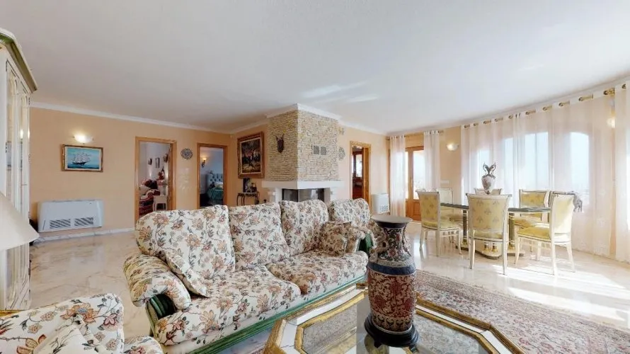 7 bedrooms villa for sale, Maryvilla, Spain No. 397 № 1