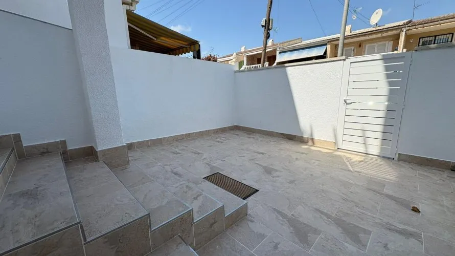 3 bedrooms house for sale, Torrevieja, Spain No. 791 № 16