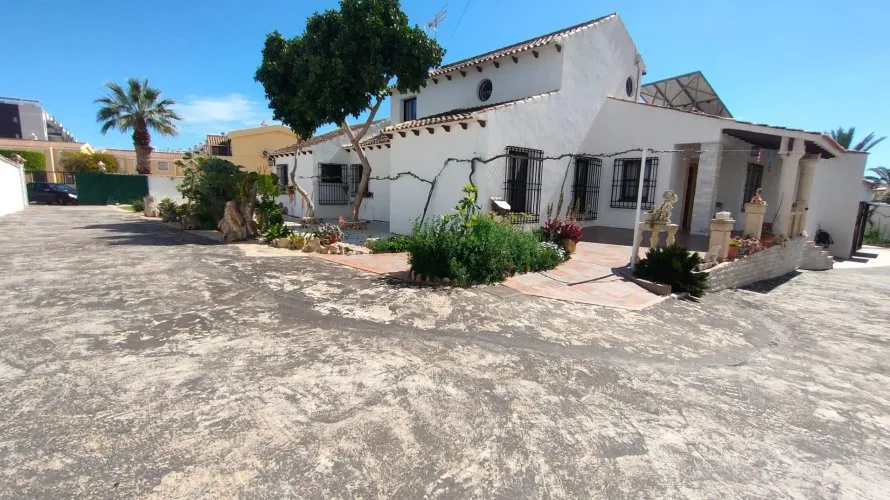 209m² house for sale, Alicante, Spain No. 950 № 10