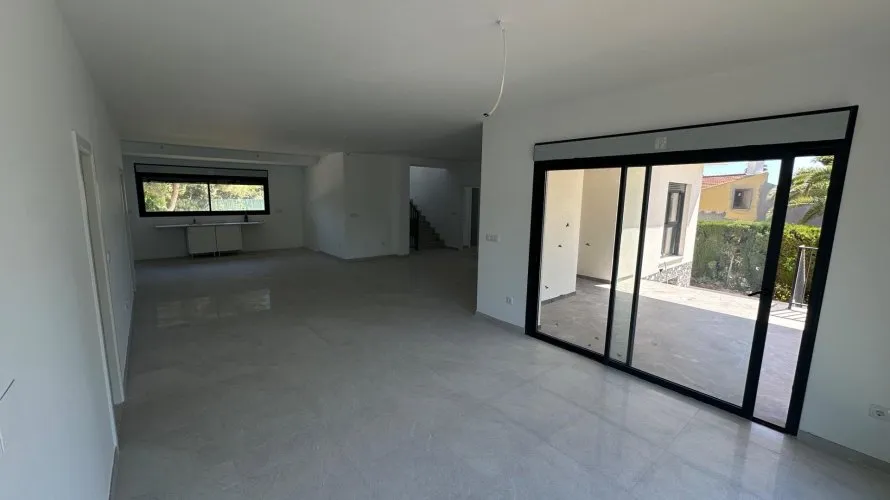 5 bedrooms villa for sale, San Vicente del Raspeig, Spain No. 1106 № 2