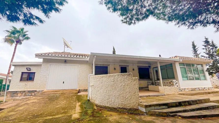 3 bedrooms villa for sale, Los Balcones, Spain No. 629 № 11