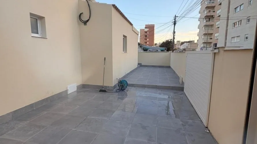 2 bedrooms house for sale, Nueva Torrevieja, Spain No. 1086 № 13