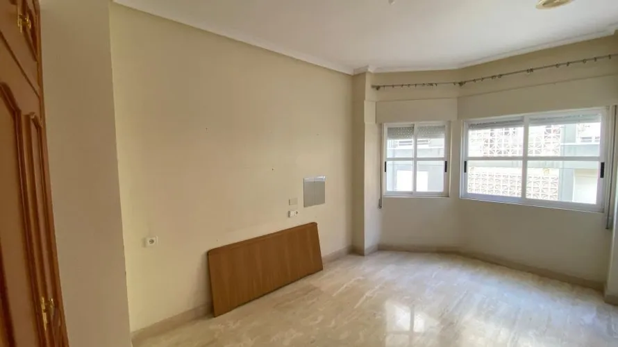 1 bedroom apartment for sale, Torrevieja, Spain No. 685 № 11
