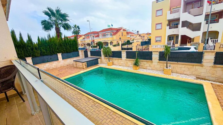 5 bedrooms villa for sale, La Zenia, Spain No. 1270 № 12