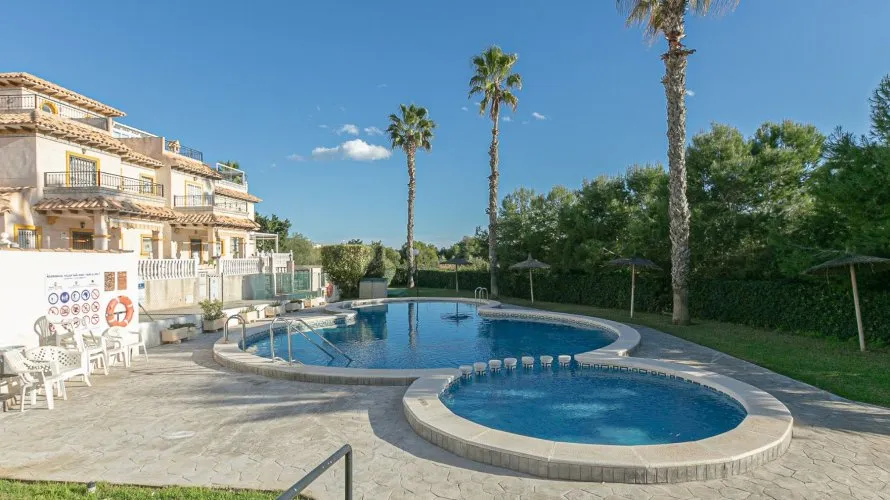 74m² apartment for sale, Playa Flamenca II, Spain No. 1083 № 2