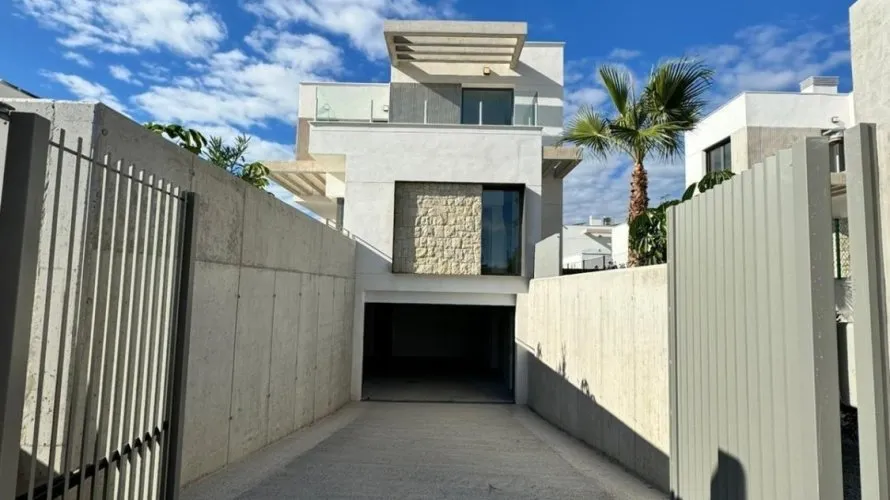 3 bedrooms villa for sale, Finestrat, Spain No. 704 № 12