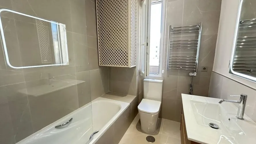 2 bedrooms apartment for sale, Madrid, Spain No. 1039 № 25